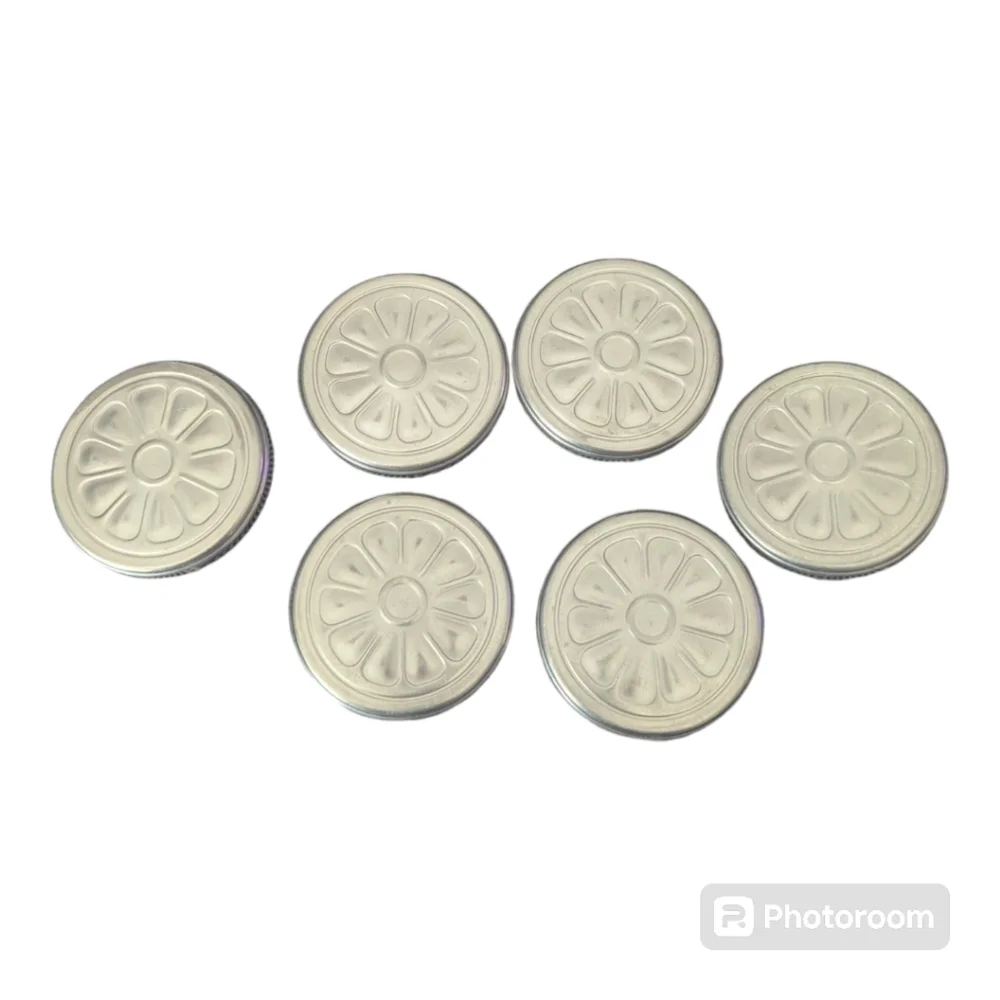Vintage Retro Cast Aluminum 6 Metal Drink Daisies Coasters & Caddie Set
